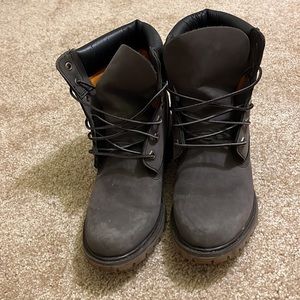 Like NEW Women’s Grey TIMBERLAND/Timbs Boot